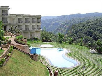 The Fern Surya Resort Mahābaleshwar Kültér fotó